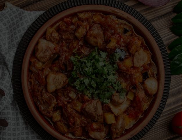 İkitelli gurme ana yemek seçenekleri, Mall of Istanbul karşısı cafe güveçte etli sebzeli lezzetler.